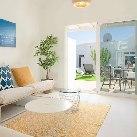 Apartamento Luxurious A2 In A Quiet Complex With Pool 100m From The Sea Charco del Palo