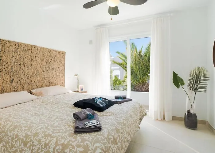 Luxurious A2 In A Quiet Complex With Pool 100m From The Sea