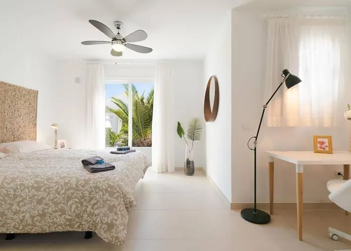 Apartamento Luxurious A2 In A Quiet Complex With Pool 100m From The Sea Charco del Palo