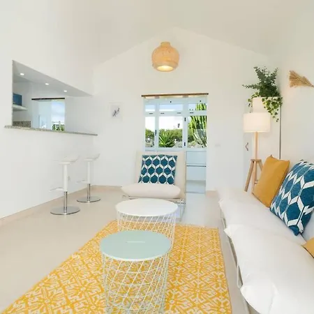 Luxurious A2 In A Quiet Complex With Pool 100m From The Sea Daire