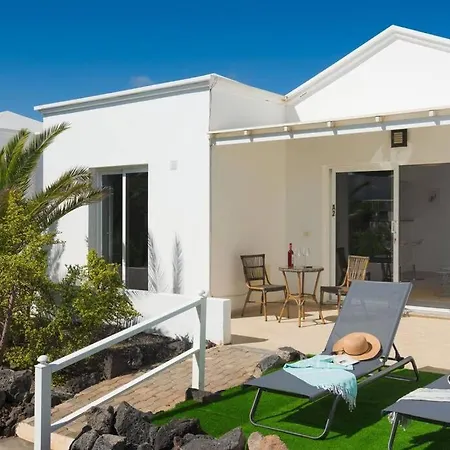 Apartment Luxurious A2 In A Quiet Complex With Pool 100m From The Sea