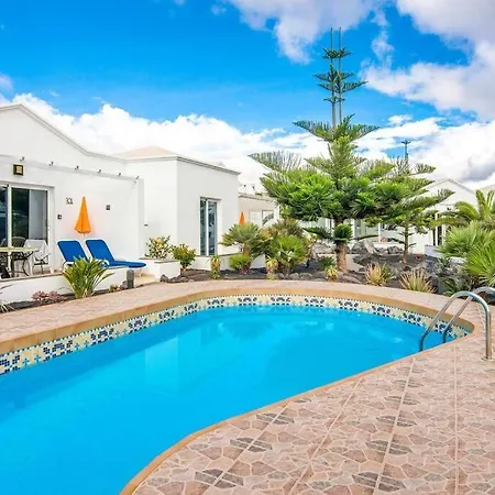 Luxurious A2 In A Quiet Complex With Pool 100m From The Sea *